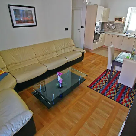 Apartamento In Palace Two Bedroom's Split