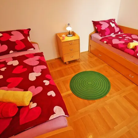 In Palace Two Bedroom's * Split